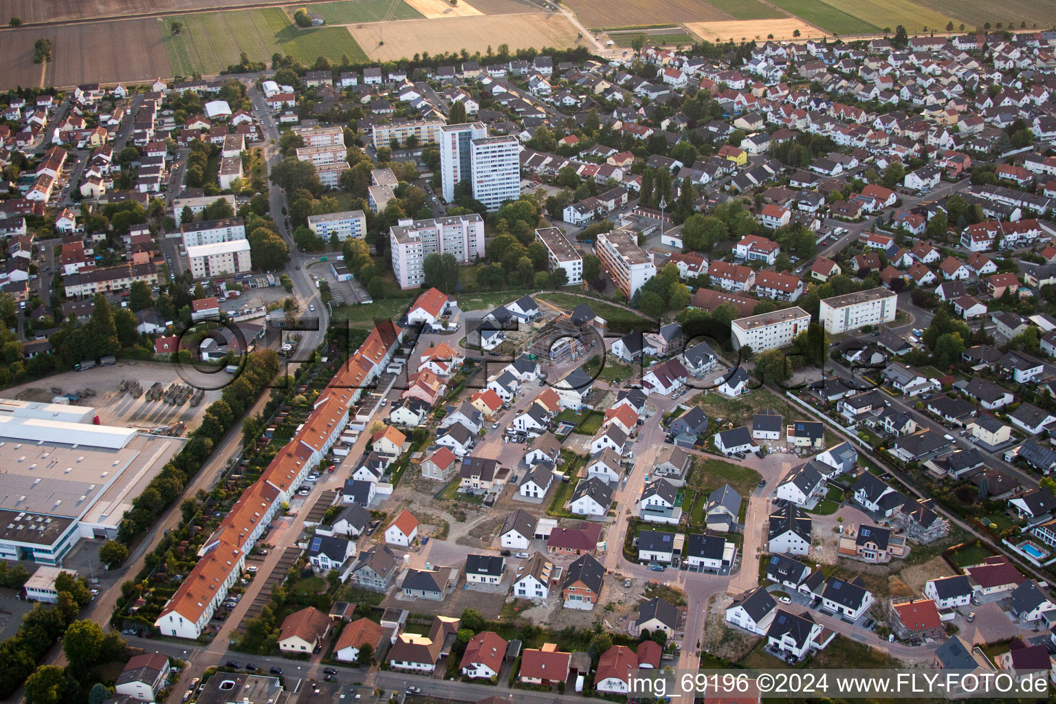 City view of the city area of in the district Roxheim in Bobenheim-Roxheim in the state Rhineland-Palatinate from the plane