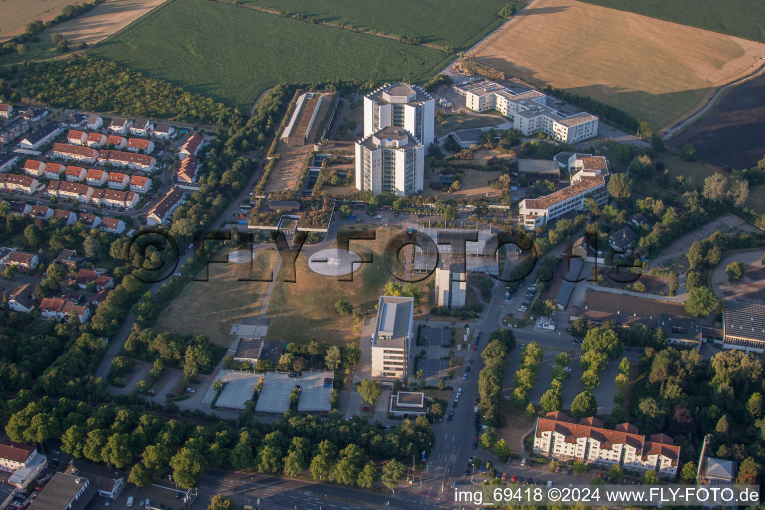 Drone image of Hospital grounds of the Clinic BG Klinik Ludwigshafen in Ludwigshafen am Rhein in the state Rhineland-Palatinate