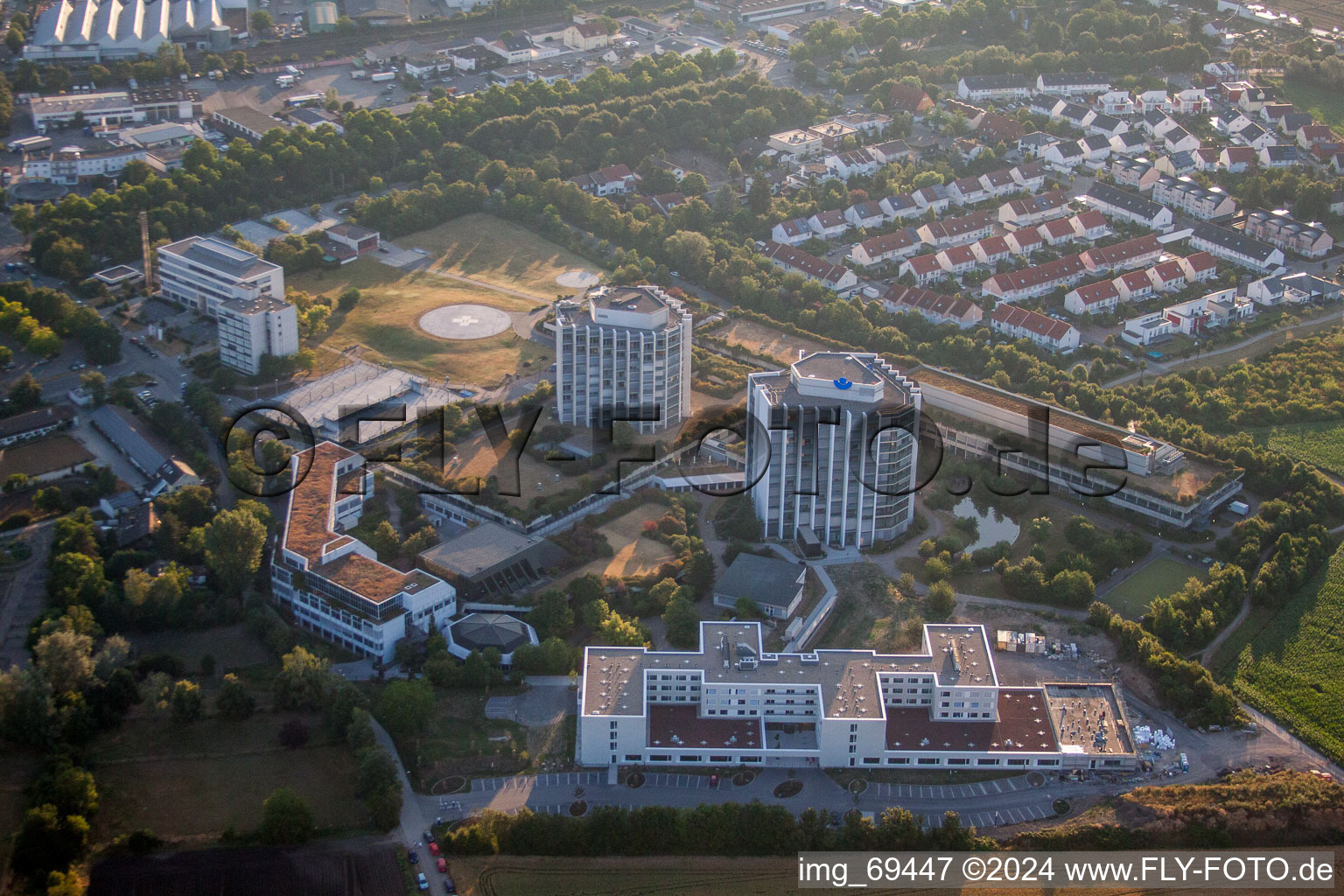 Hospital grounds of the Clinic BG Klinik Ludwigshafen in Ludwigshafen am Rhein in the state Rhineland-Palatinate from a drone