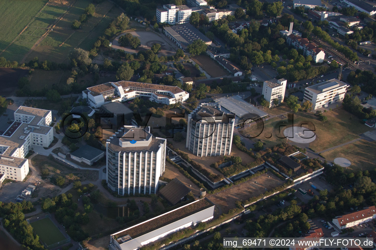 Oblique view of BG Clinic in the district Oggersheim in Ludwigshafen am Rhein in the state Rhineland-Palatinate, Germany