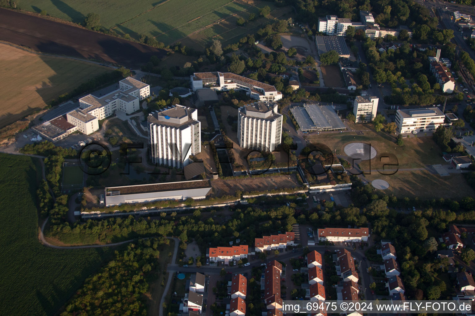 BG Clinic in the district Oggersheim in Ludwigshafen am Rhein in the state Rhineland-Palatinate, Germany seen from above