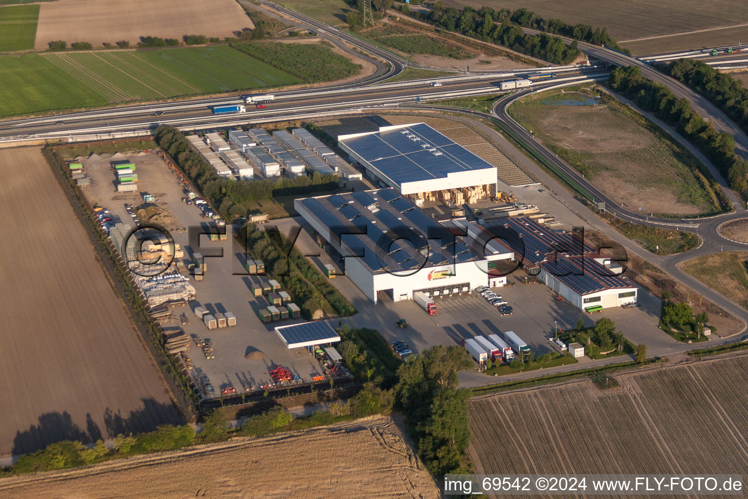 Homestead of a farm von Gemuese Renner V+V GmbH in Mutterstadt in the state Rhineland-Palatinate, Germany