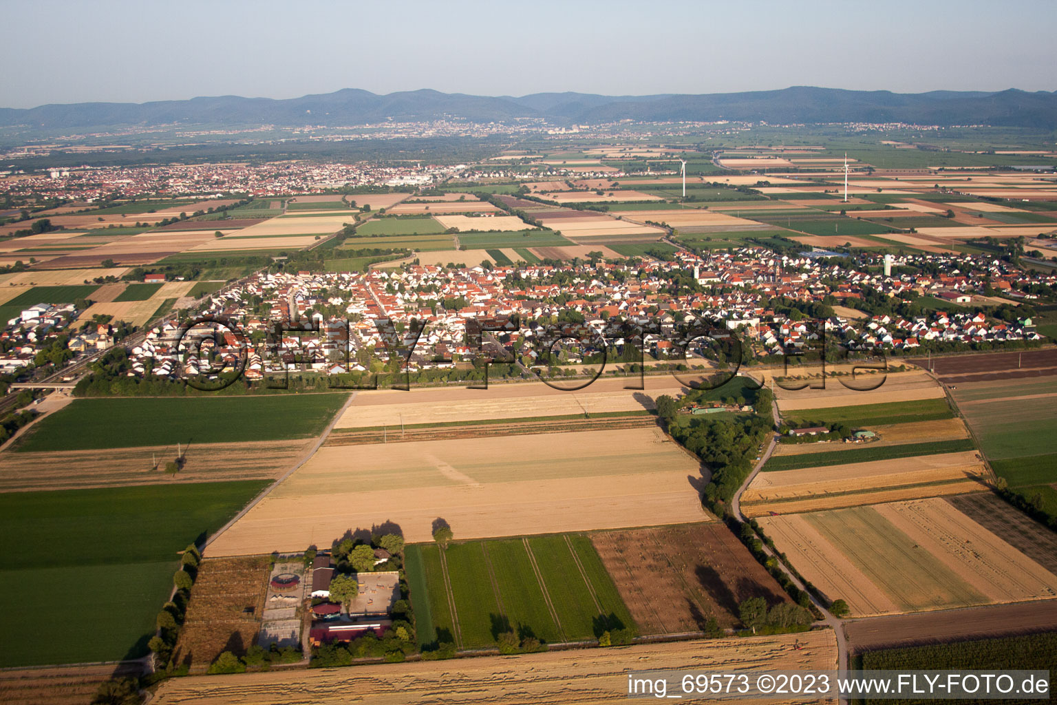 Oblique view of District Böhl in Böhl-Iggelheim in the state Rhineland-Palatinate, Germany