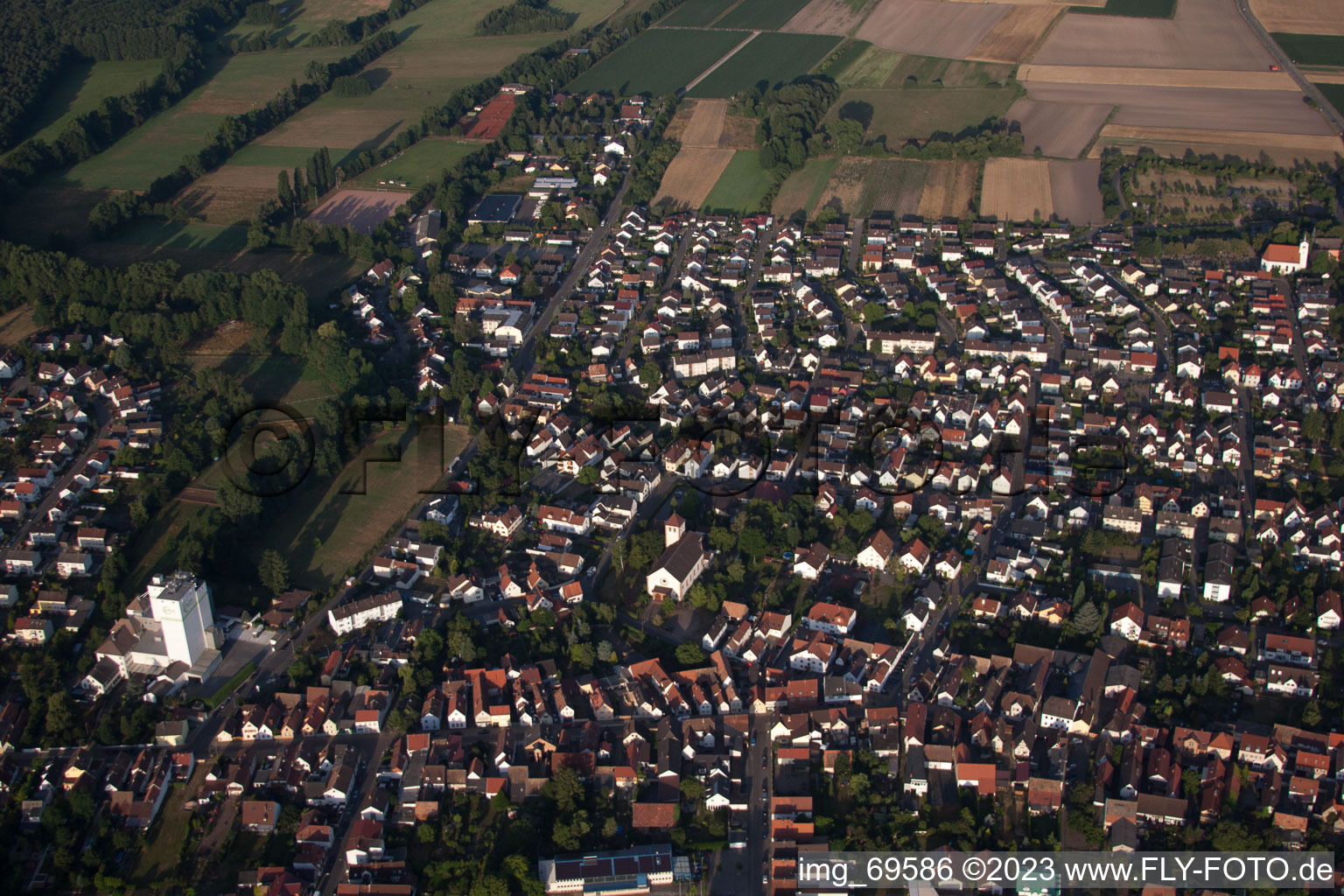 Bird's eye view of District Iggelheim in Böhl-Iggelheim in the state Rhineland-Palatinate, Germany
