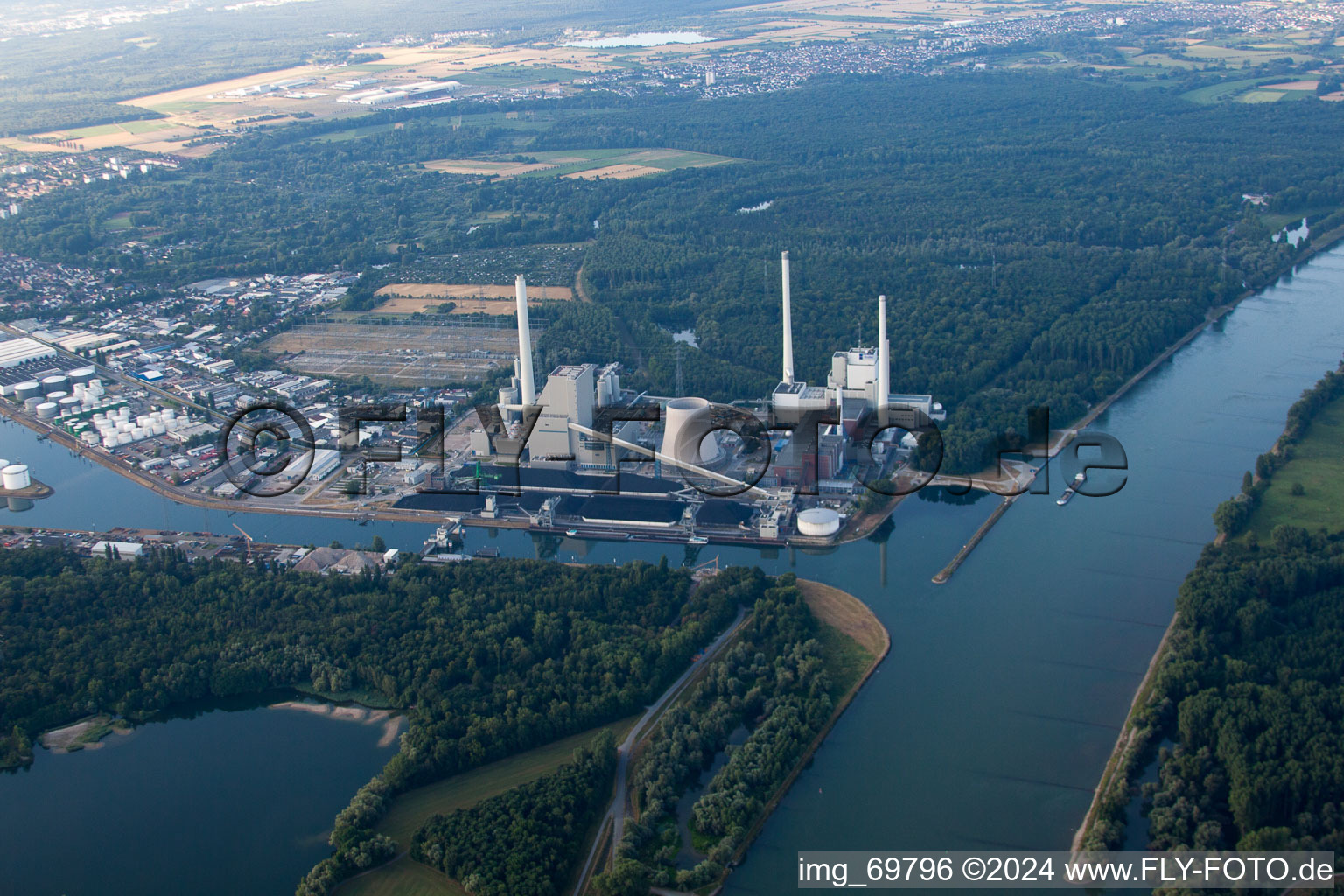 Aerial view of KA Rheinhafen EnBW in the district Rheinhafen in Karlsruhe in the state Baden-Wuerttemberg, Germany