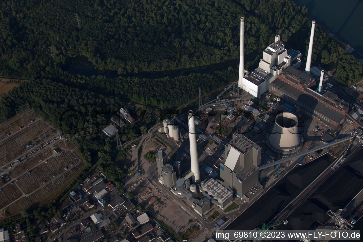 Oblique view of Coal-fired power plant on Rheinhafen in the district Rheinhafen in Karlsruhe in the state Baden-Wuerttemberg, Germany