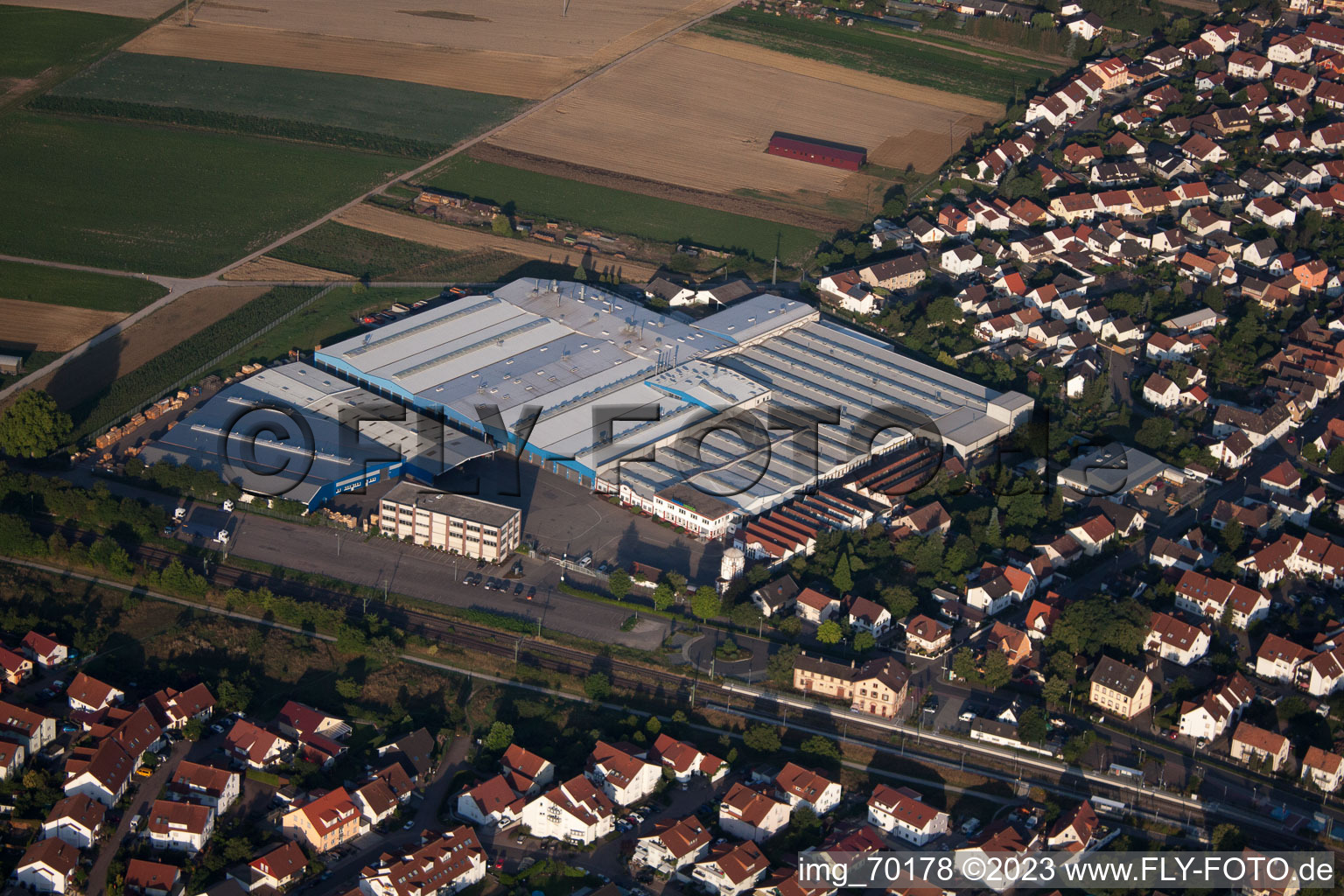 Building and production halls on the premises of Kardex Remstar Produktion Deutschland GmbH Kardex-Platz in the district Sondernheim in Bellheim in the state Rhineland-Palatinate from above