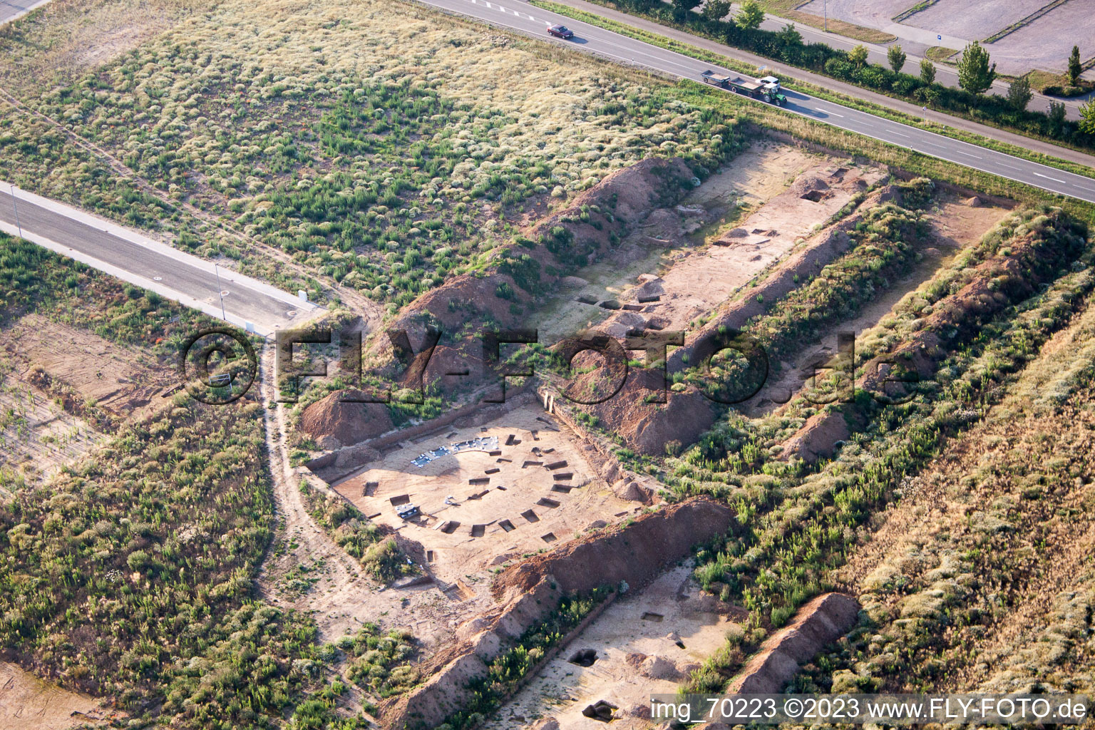 Oblique view of Archaeological excavation at the new commercial area NW in the district Herxheim in Herxheim bei Landau/Pfalz in the state Rhineland-Palatinate, Germany