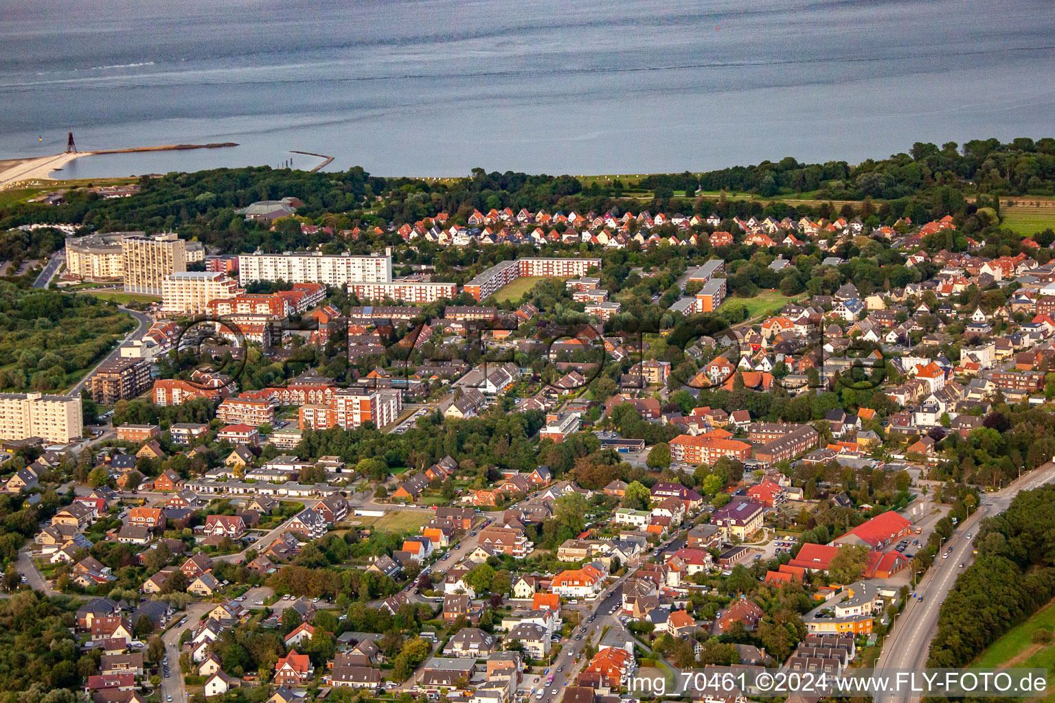 From the west in the district Döse in Cuxhaven in the state Lower Saxony, Germany