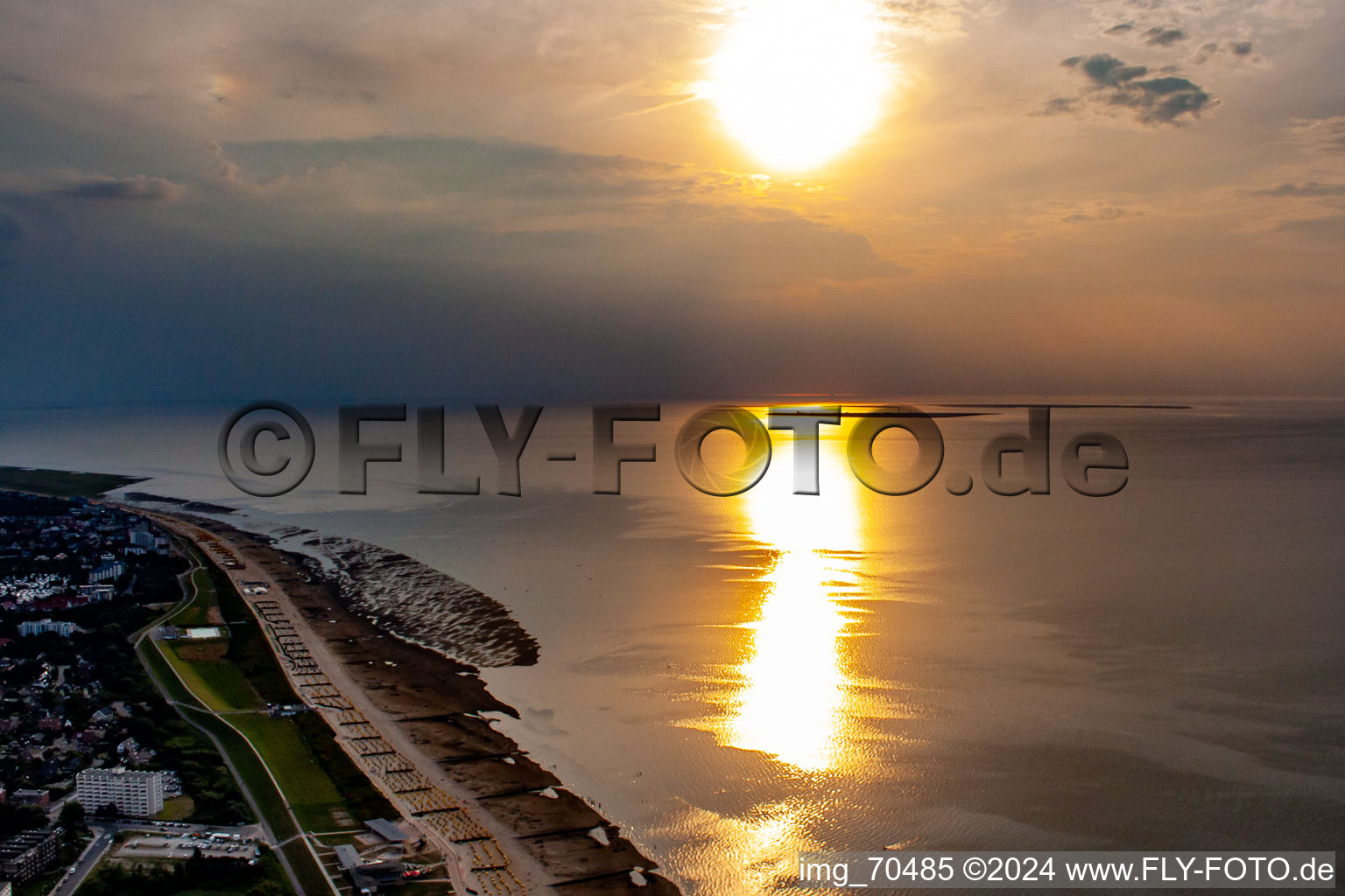 On the North Sea at setting sun in the district Döse in Cuxhaven in the state Lower Saxony, Germany