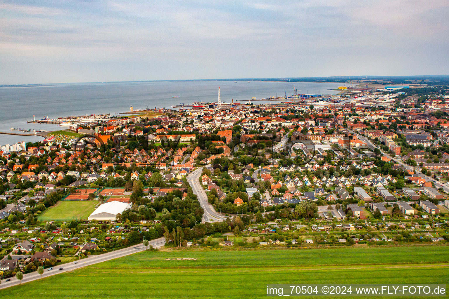 Aerial view of Feldweg and Haydnstr in the district Döse in Cuxhaven in the state Lower Saxony, Germany