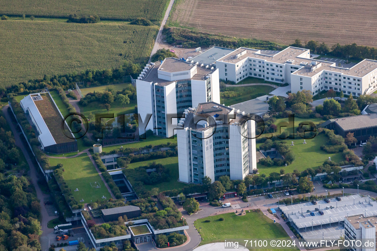 Bird's eye view of BG Accident Clinic in the district Oggersheim in Ludwigshafen am Rhein in the state Rhineland-Palatinate, Germany