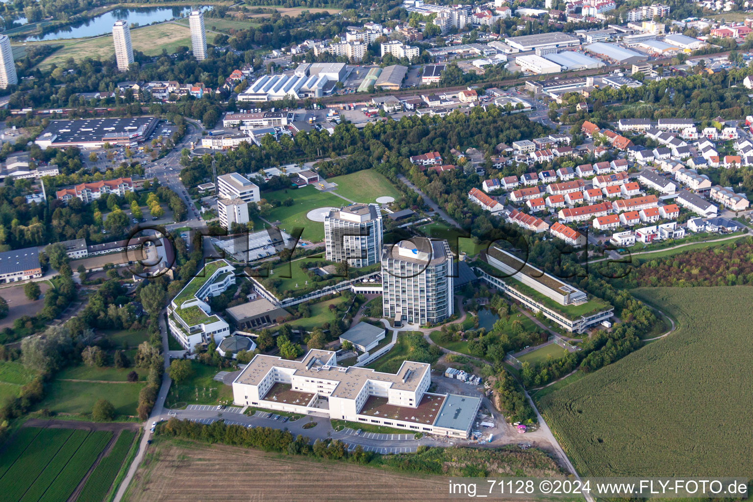 Bird's eye view of BG Accident Clinic in the district Oggersheim in Ludwigshafen am Rhein in the state Rhineland-Palatinate, Germany