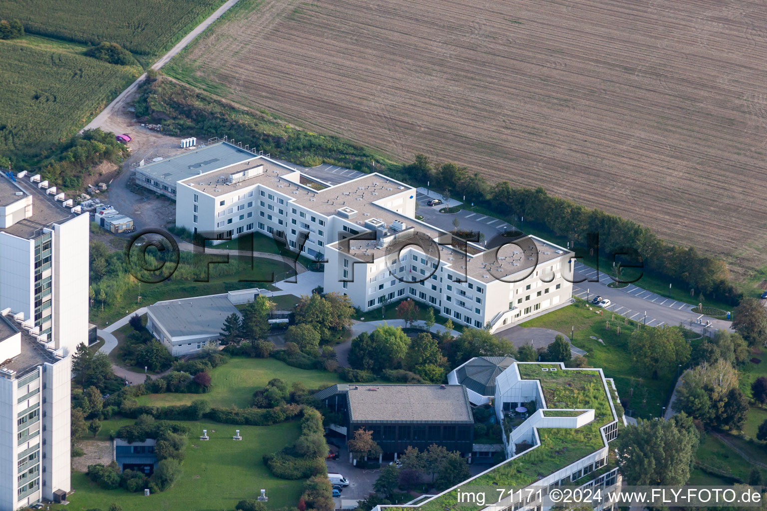 BG accident clinic in the district Oggersheim in Ludwigshafen am Rhein in the state Rhineland-Palatinate, Germany from the drone perspective