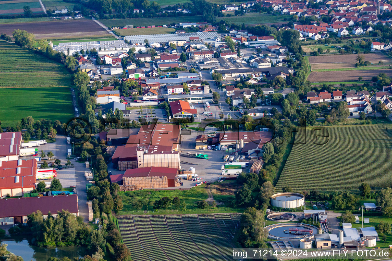 Raiffeisen market and petrol station in the district Dannstadt in Dannstadt-Schauernheim in the state Rhineland-Palatinate, Germany