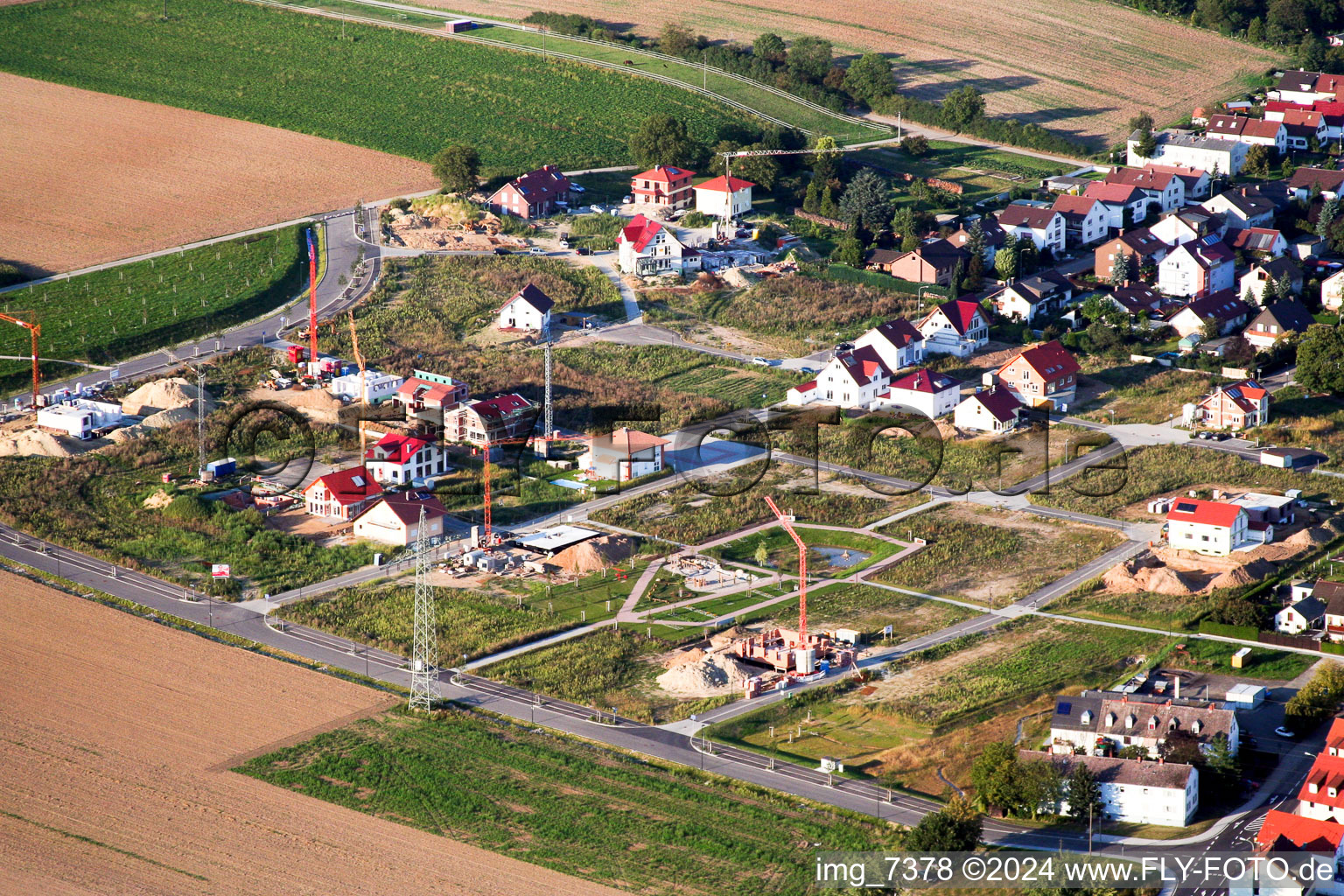 New development area on the Höhenweg in Kandel in the state Rhineland-Palatinate, Germany seen from above