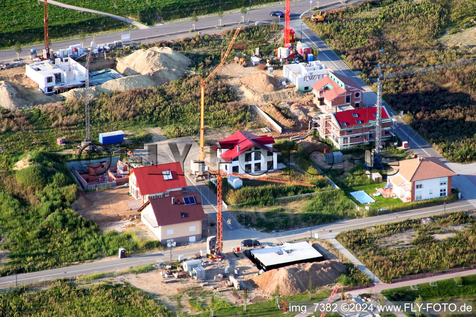 Bird's eye view of New development area Am Höhenweg in Kandel in the state Rhineland-Palatinate, Germany