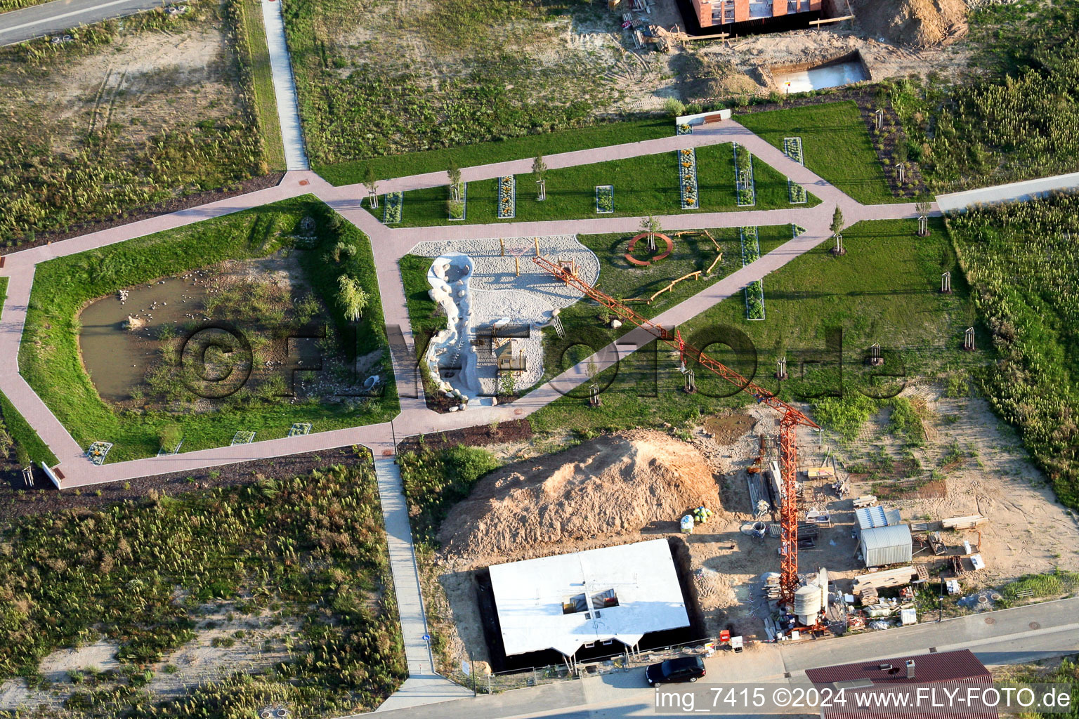 Bird's eye view of New development area Am Höhenweg in Kandel in the state Rhineland-Palatinate, Germany