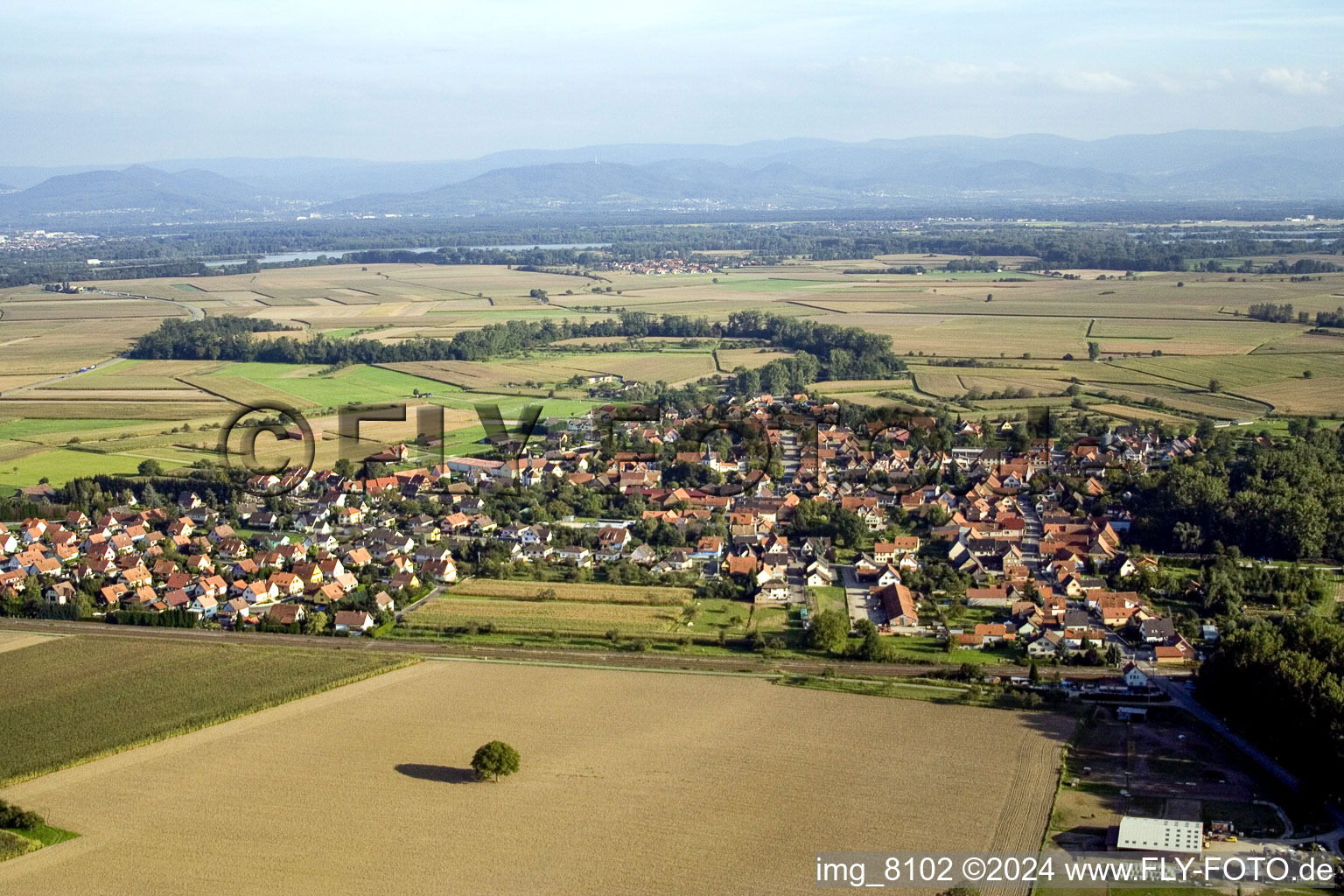 From the west in Roppenheim in the state Bas-Rhin, France