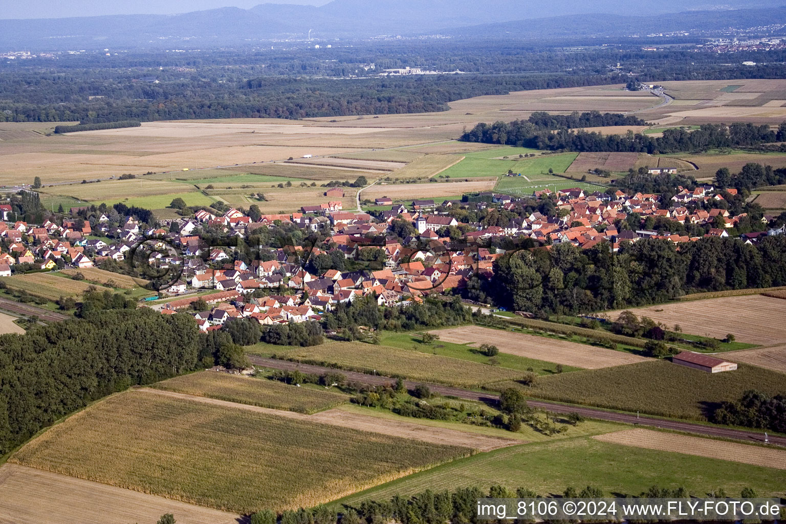 From the southwest in Roppenheim in the state Bas-Rhin, France