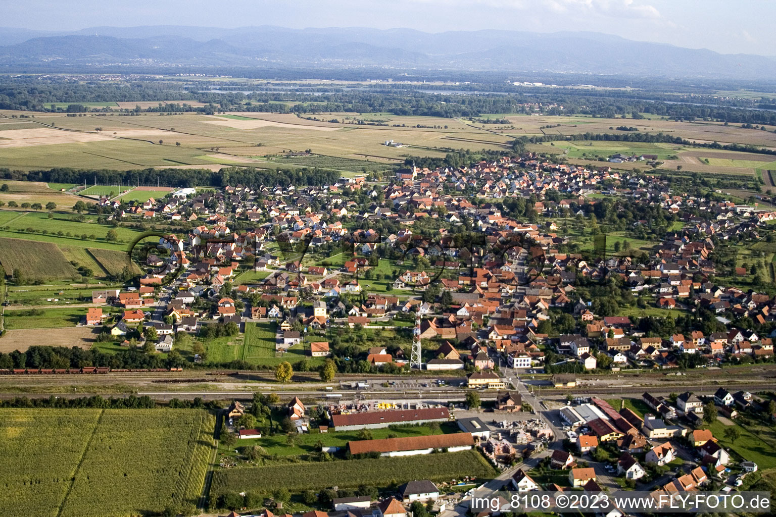 Roeschwoog from the west in Rœschwoog in the state Bas-Rhin, France from above
