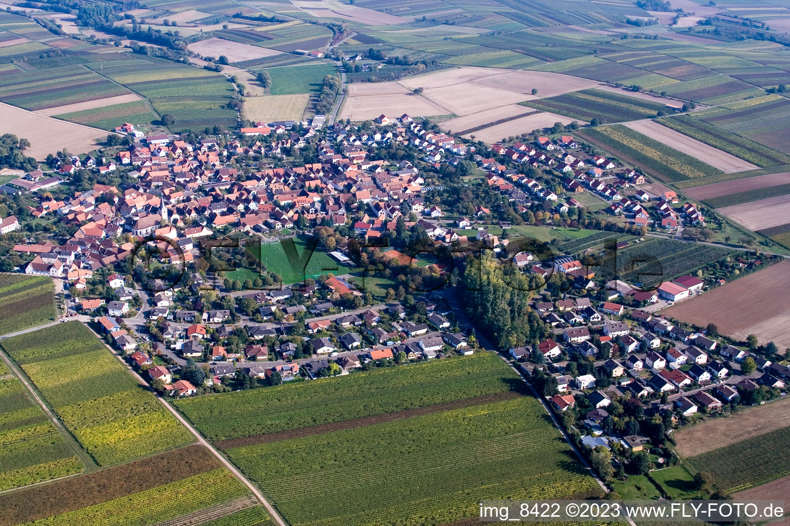 From the west in the district Mörzheim in Landau in der Pfalz in the state Rhineland-Palatinate, Germany