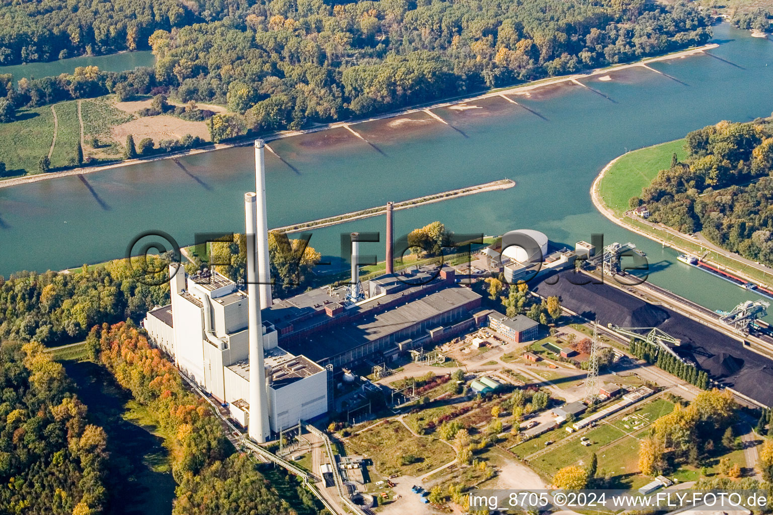 Aerial photograpy of Power plants and exhaust towers of coal power station EnBW Energie Baden-Wuerttemberg AG, Rheinhafen-Dampfkraftwerk Karlsruhe in the district Daxlanden in Karlsruhe in the state Baden-Wurttemberg, Germany