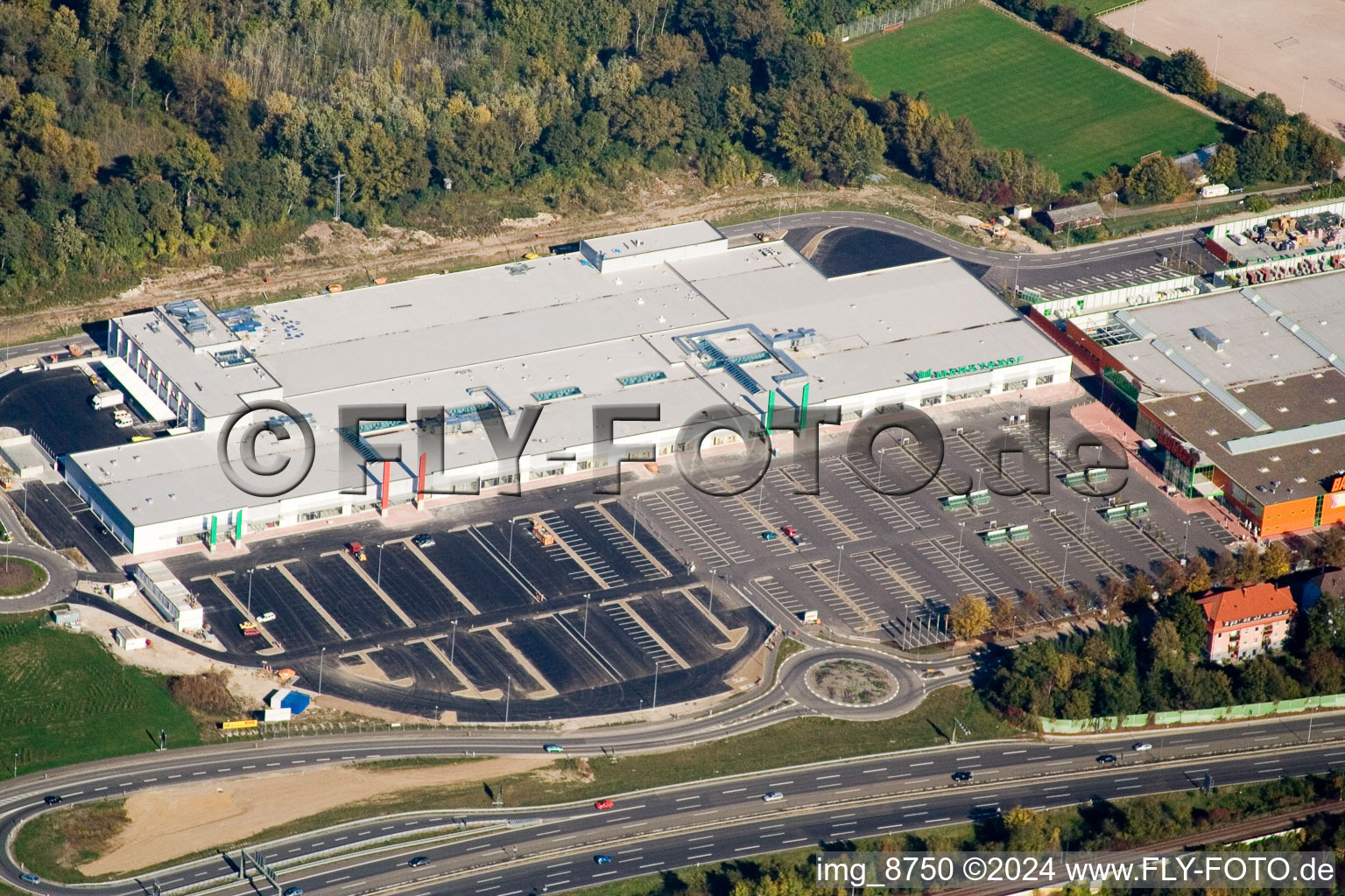 Maximiliancenter retail park in Wörth-Maximiliansau, Marktkauf in the district Maximiliansau in Wörth am Rhein in the state Rhineland-Palatinate, Germany