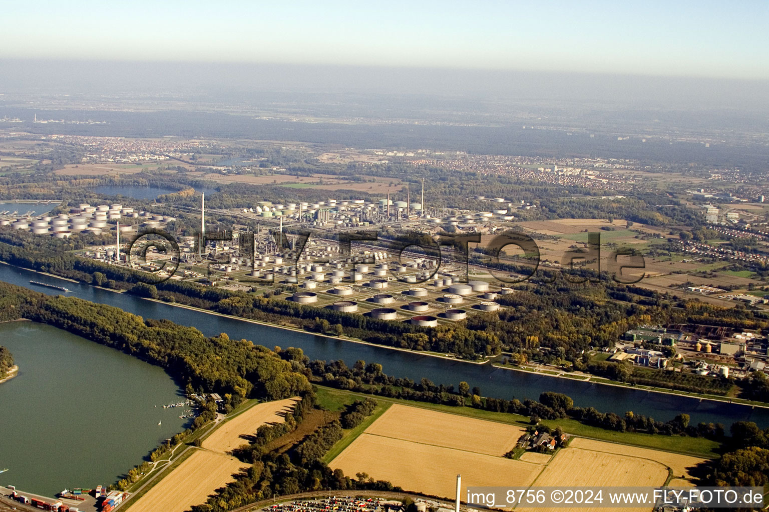 Shell/ExxonMobil/Ruhr Oel/Conoco Karlsruhe refinery from southwest in the district Knielingen in Karlsruhe in the state Baden-Wuerttemberg, Germany