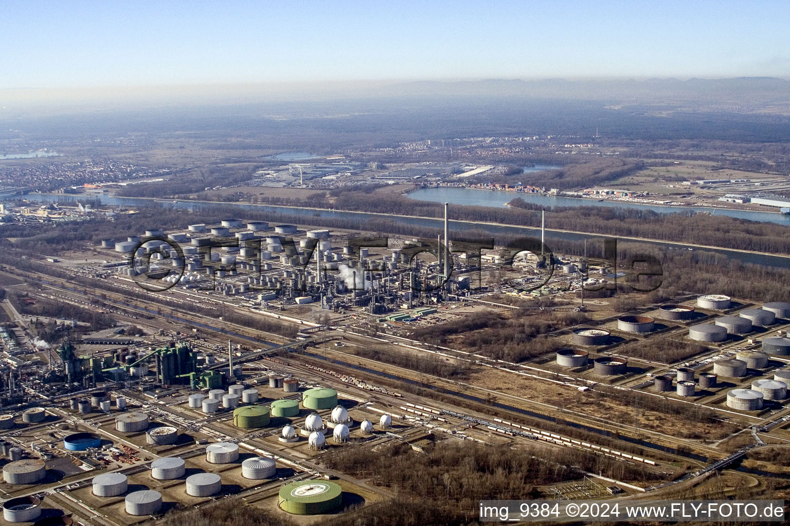 Refineries N of Knielingen in the district Knielingen in Karlsruhe in the state Baden-Wuerttemberg, Germany out of the air