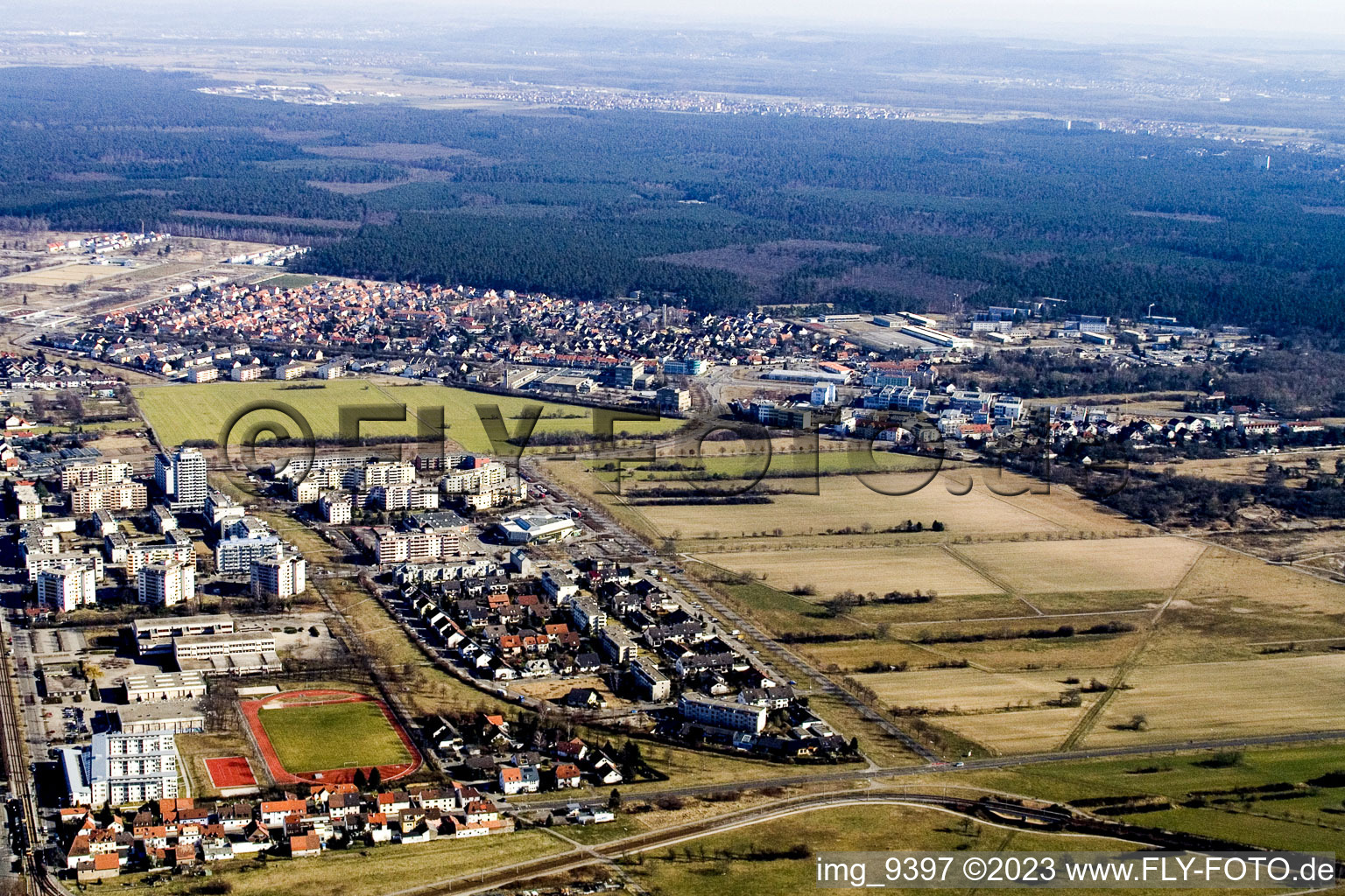 From the south in the district Neureut in Karlsruhe in the state Baden-Wuerttemberg, Germany from above