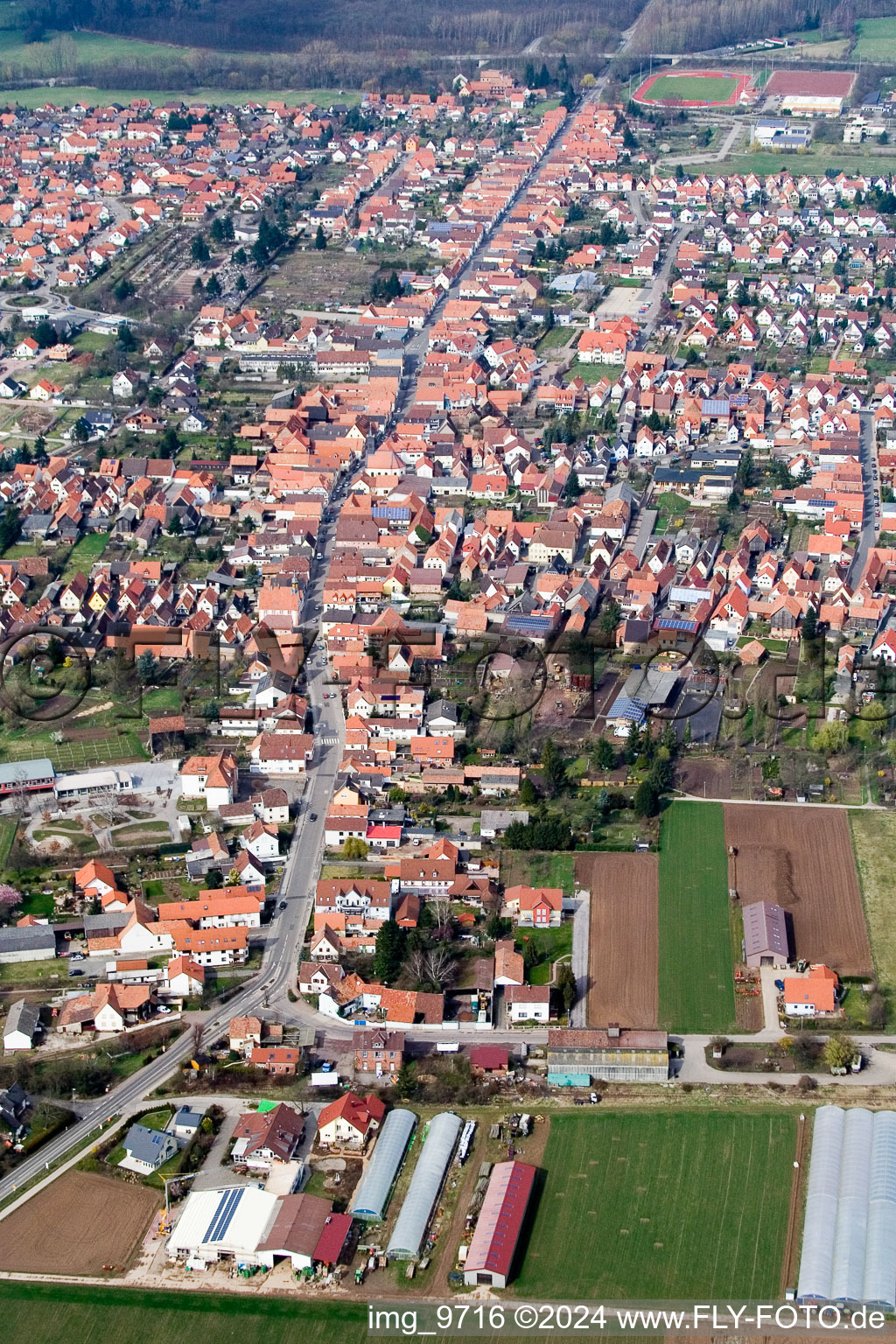 From the southwest in the district Offenbach in Offenbach an der Queich in the state Rhineland-Palatinate, Germany seen from above