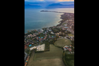 Alma Apartment in Desenzano del Garda in the state Brescia, Italy