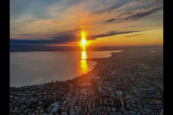 Aerial view of Sunrise on Lake Garda in Sirmione in the state Brescia, Italy