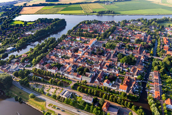 Oblique view of Town on the banks of the rivers Treene, Westersielzug and Eider in Friedrichstadt in the state Schleswig-Holstein, Germany