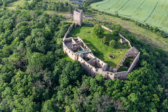 Oblique view of Ruins and remains of the walls of the former castle complex and fortress Burg Gleichen on Thomas-Müntzer-Straße in the district Wandersleben in Drei Gleichen in the state Thuringia, Germany