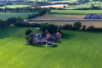 Farm at the Hochmoor in the district Tungerloh-Pröbsting in Gescher in the state North Rhine-Westphalia, Germany
