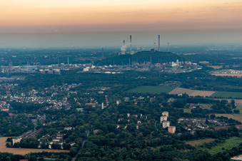 Aerial view of Ruhr Oel GmbH, Halde Oberscholven wind farm, Uniper power plants in the district Scholven in Gelsenkirchen in the state North Rhine-Westphalia, Germany
