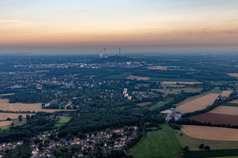 Aerial photograpy of Ruhr Oel GmbH, Halde Oberscholven wind farm, Uniper power plants in the district Scholven in Gelsenkirchen in the state North Rhine-Westphalia, Germany