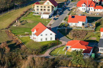 New development area An den Tongruben in Rheinzabern in the state Rhineland-Palatinate, Germany viewn from the air
