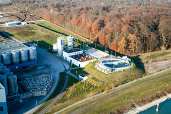 Palm paper mill in the Oberwald industrial area in Wörth am Rhein in the state Rhineland-Palatinate, Germany from above