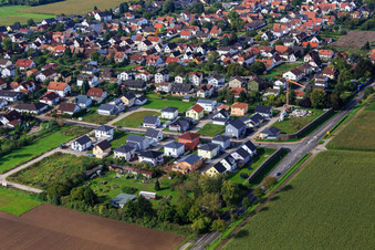 New development area in Holderbusch from the east in Minfeld in the state Rhineland-Palatinate, Germany from above