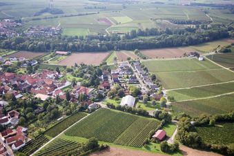 On the mountain in the district Heuchelheim in Heuchelheim-Klingen in the state Rhineland-Palatinate, Germany