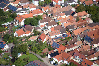Aerial view of Village view in the district Heuchelheim in Heuchelheim-Klingen in the state Rhineland-Palatinate