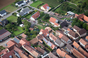 District Heuchelheim in Heuchelheim-Klingen in the state Rhineland-Palatinate, Germany seen from above