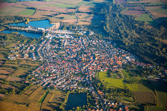 From the northwest in the district Rheinsheim in Philippsburg in the state Baden-Wuerttemberg, Germany