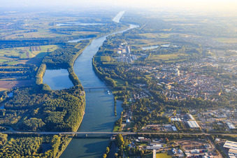 Rhine bridges for the federal highway 35 Rudolf von Habsburg Bridge and the railway in Germersheim in the state Rhineland-Palatinate, Germany