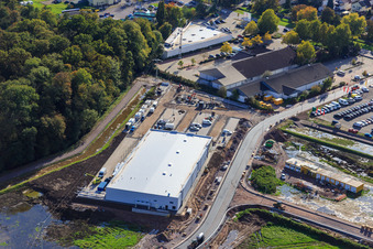 Bird's eye view of New opening of EDEKA new building on Lauterburger Straße in Kandel in the state Rhineland-Palatinate, Germany