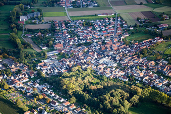 Aerial view of District Mühlhofen in Billigheim-Ingenheim in the state Rhineland-Palatinate, Germany