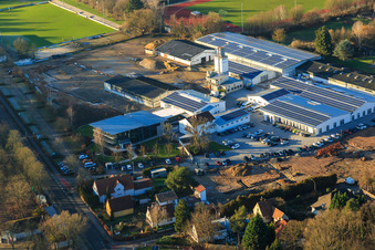 Aerial photograpy of Quartier Lanzet from the east with Hagebau Kompakt - Gillet Baustoffe GmbH in Herxheim bei Landau in the state Rhineland-Palatinate, Germany